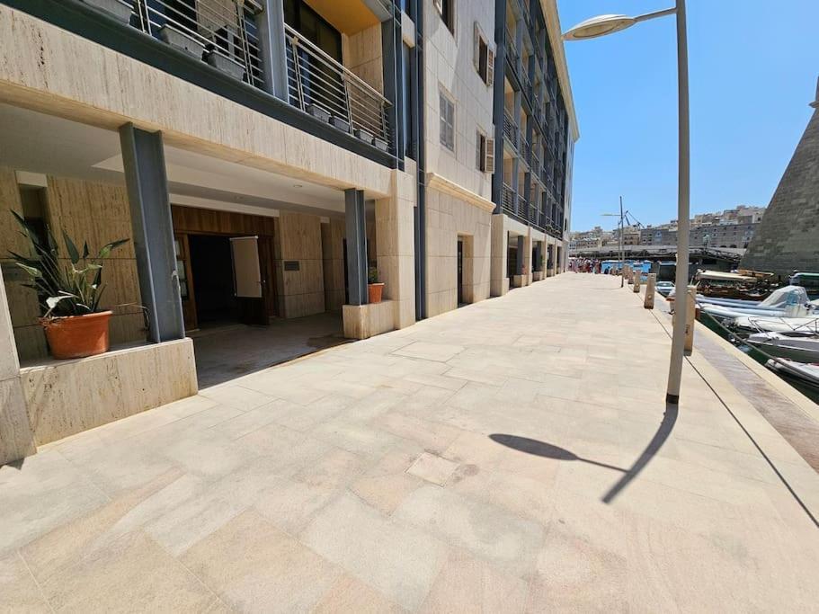Unique Apartment And Location Биргу Экстерьер фото