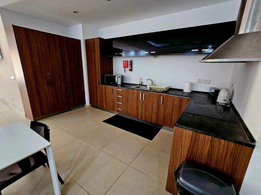 Unique Apartment And Location Биргу Экстерьер фото